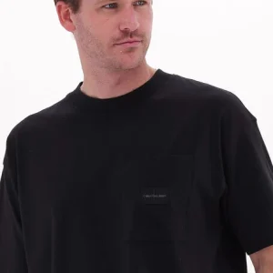 en vente Calvin Klein T-shirt Shrunken Badge Pocket Tee En Noir 11