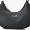 Calvin Klein Shoulder Bag Sm Sac Bandoulière En Noir en promotion 19