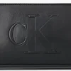 Calvin Klein Shoulder Pouch 25 Chainle Sac Bandoulière En Noir belle 19