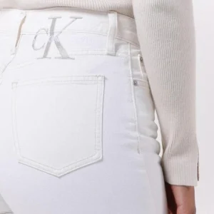 des prix incroyables Calvin Klein Mom Jeans Mom Jean En Blanc 11