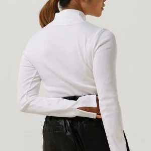 Calvin Klein Col Roulé Rib Mock Neck En Blanc à prix réduits 9