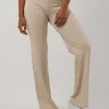 Calvin Klein Pantalon évasé Elongated Rib Pants En Beige dernière tendance 17