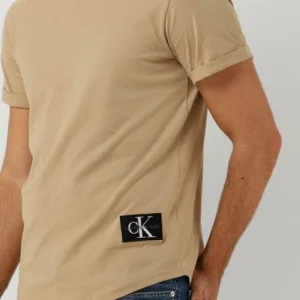 en promotion Calvin Klein T-shirt Badge Turn Up Sleeve En Vert 11