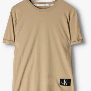 en promotion Calvin Klein T-shirt Badge Turn Up Sleeve En Vert 13