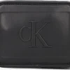 Calvin Klein Sculpted Camera Bag18 Pipping Sac Bandoulière En Noir dernières 17