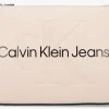 vente pas cher Calvin Klein Sculpted Camera Pouch21 Mono Sac Bandoulière En Rose 17